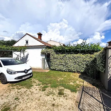 House Orieta 385 풀라